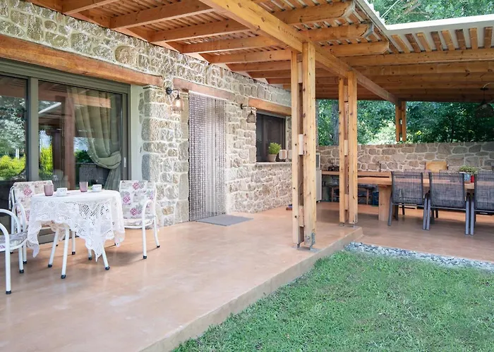 Holiday home Menie - Golden Fig Sykia