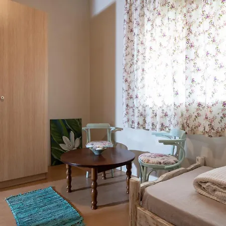 Menie - Golden Fig Sykia