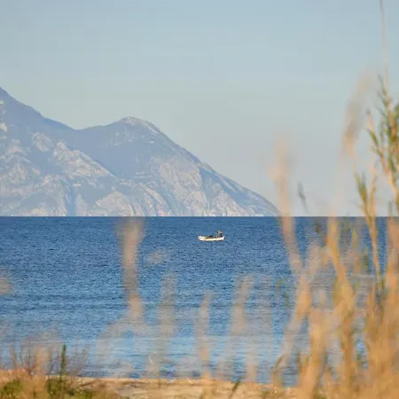Menie - Golden Fig Sykia Holiday home